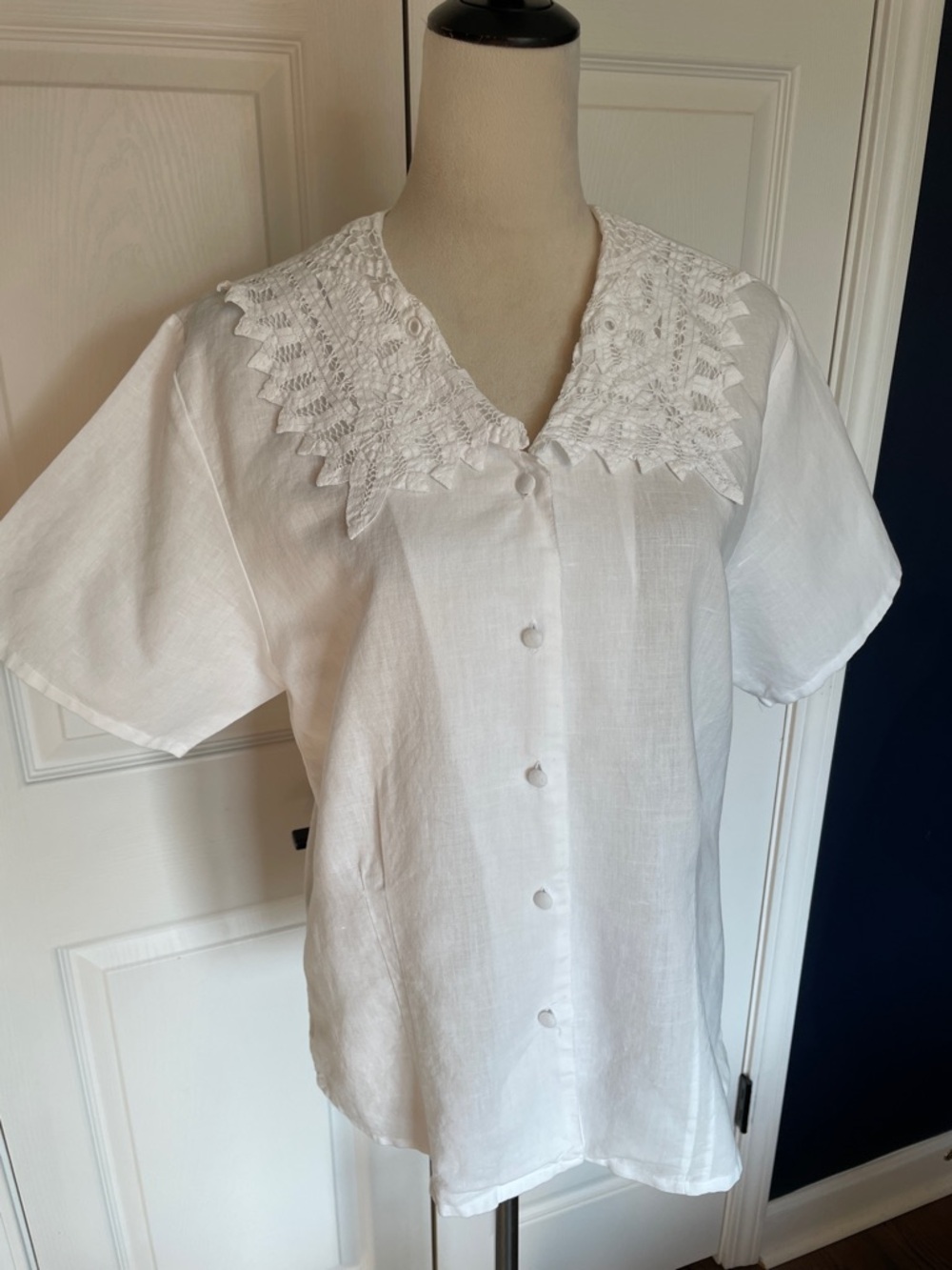 Vintage Carry Back Lace Collar White Button-Front Short Sleeve Cotton Blouse 12